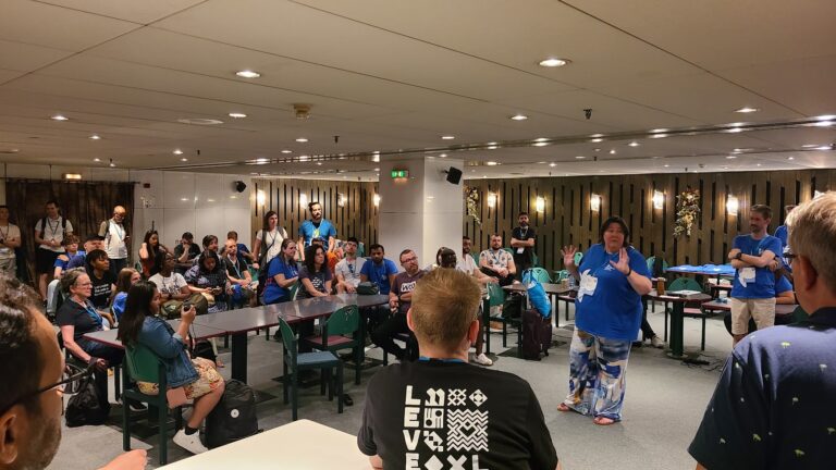 Wendie leading Volunteer Orientation WCEU 2023